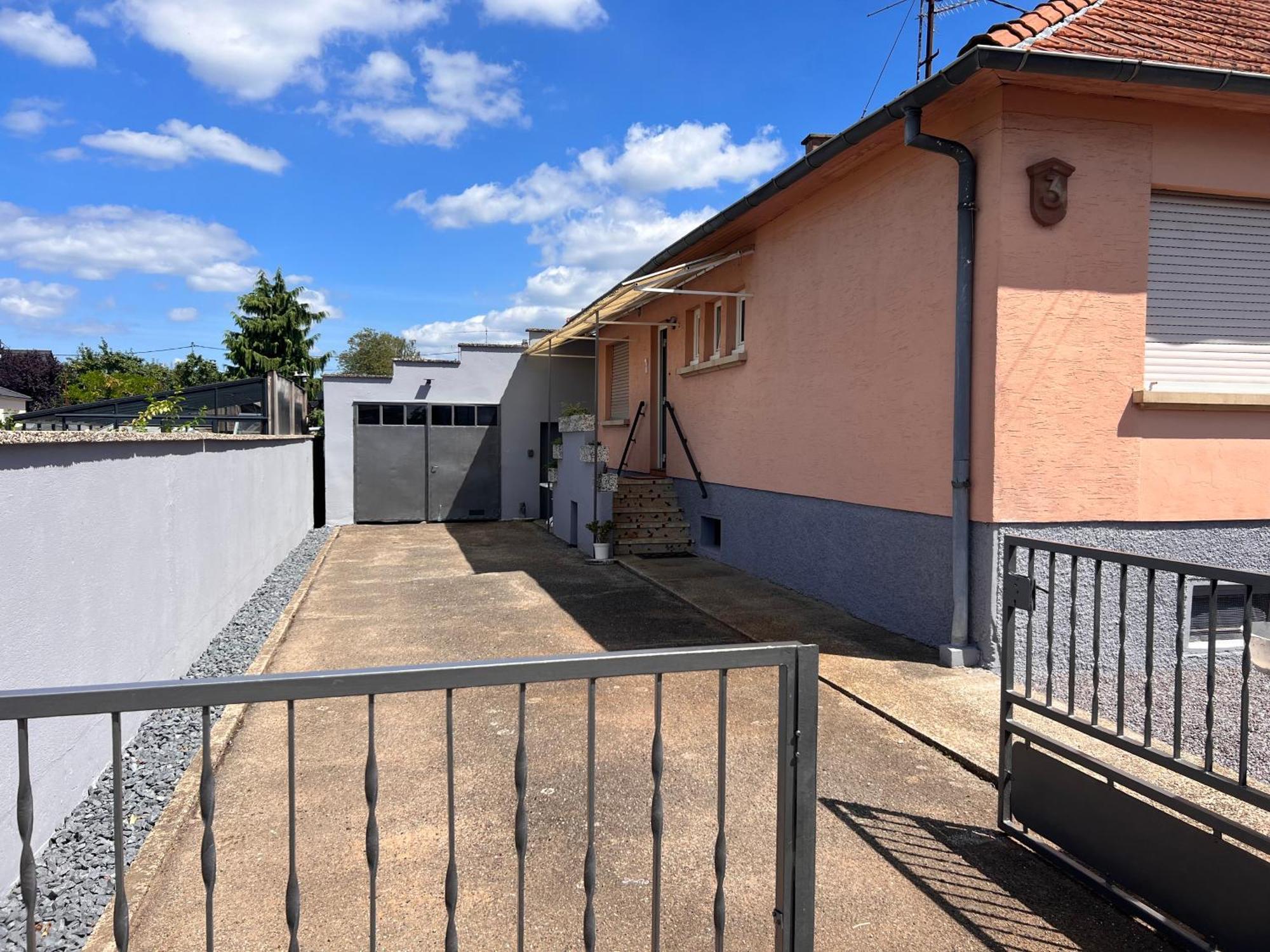 Maison 1 A 6 Personnes Avec Garage Et Cour